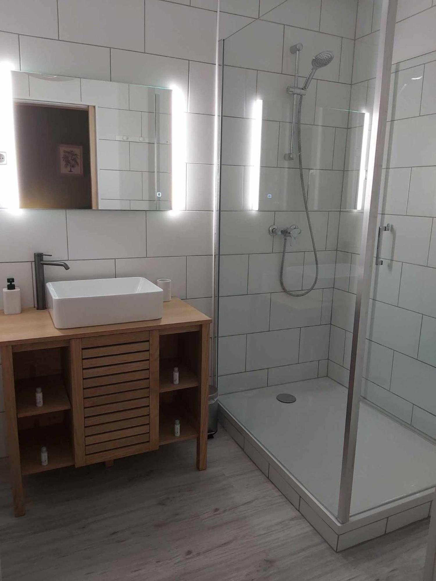 Апартаменты Garibaldi De Calais Fonctionnelle Nouvelle Renovation Jardin Prive Экстерьер фото